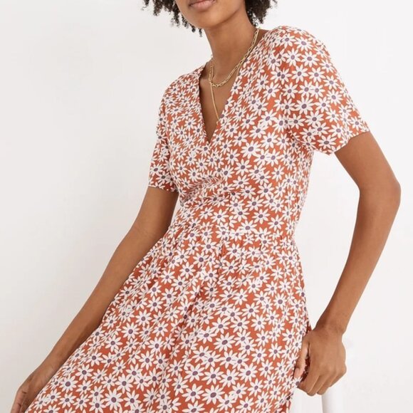 Madewell Clara Midi Dress in Falling Daisies Medium - Picture 4 of 14